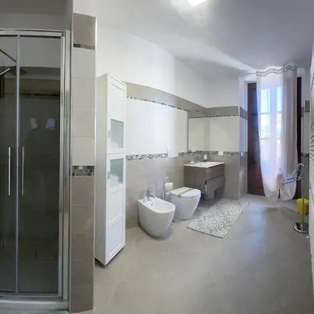 La Casa Al Centro 3* LʼAquila